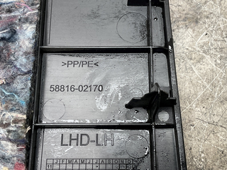 Moldura izq Consola Central Toyota Auris 12-18