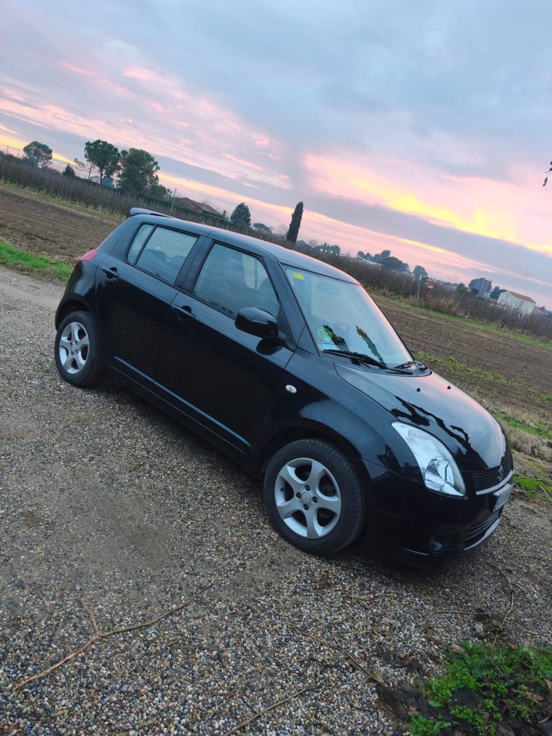 Suzuki Swift 2007 4x4 - foto 1