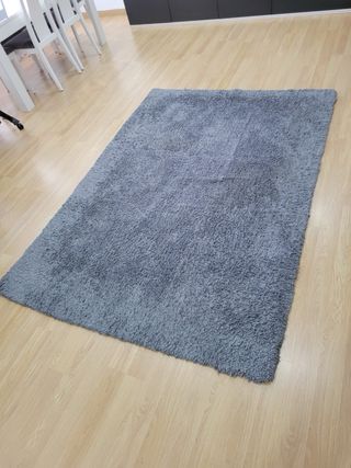 Alfombra gris