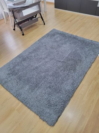Alfombra gris