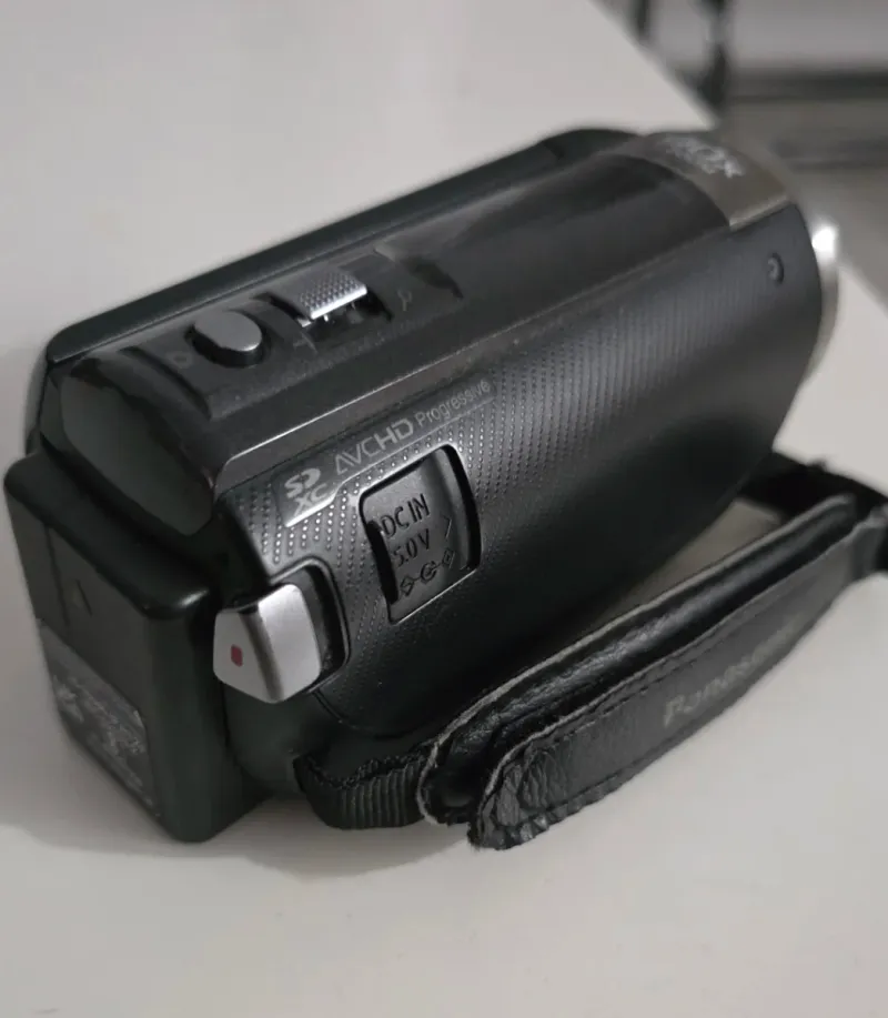 Videocámara Panasonic HC-V550