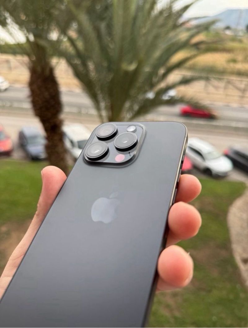 iPhone 15 Pro - 90% Bateria afbeelding 3