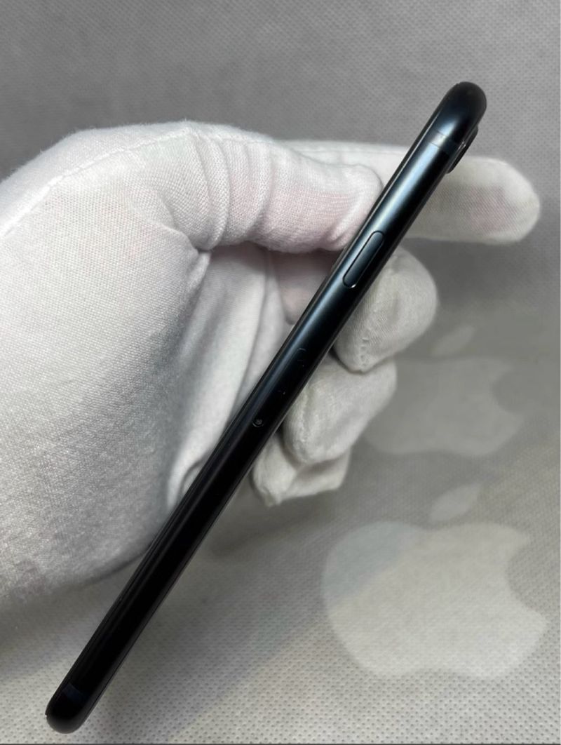 iPhone SE 2022 64GB Negro batería 100% afbeelding 3