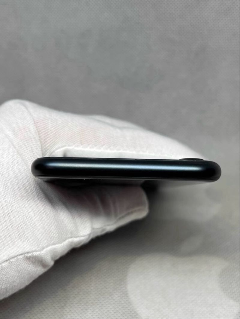 iPhone SE 2022 64GB Negro batería 100% afbeelding 4