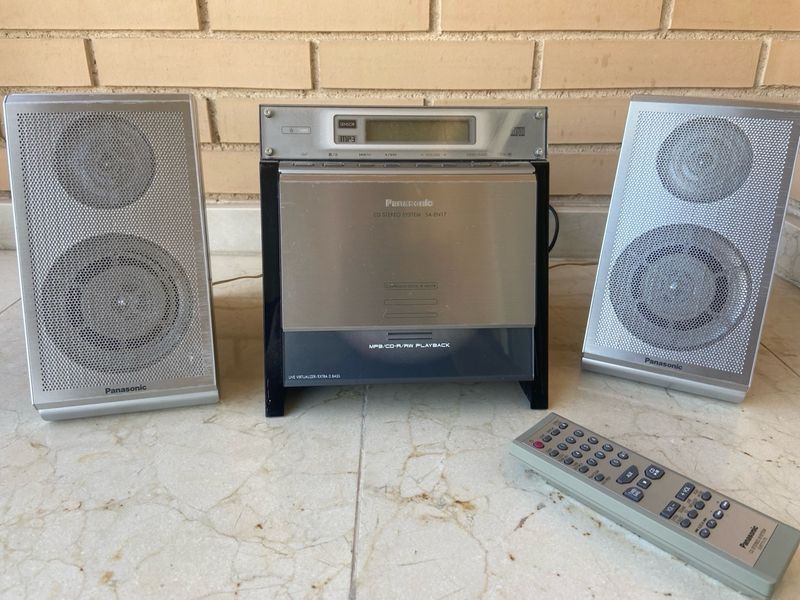 Reproductor CD Panasonic MP3 con Radio y Mando