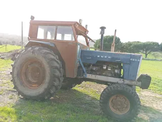 Tractor 684-E