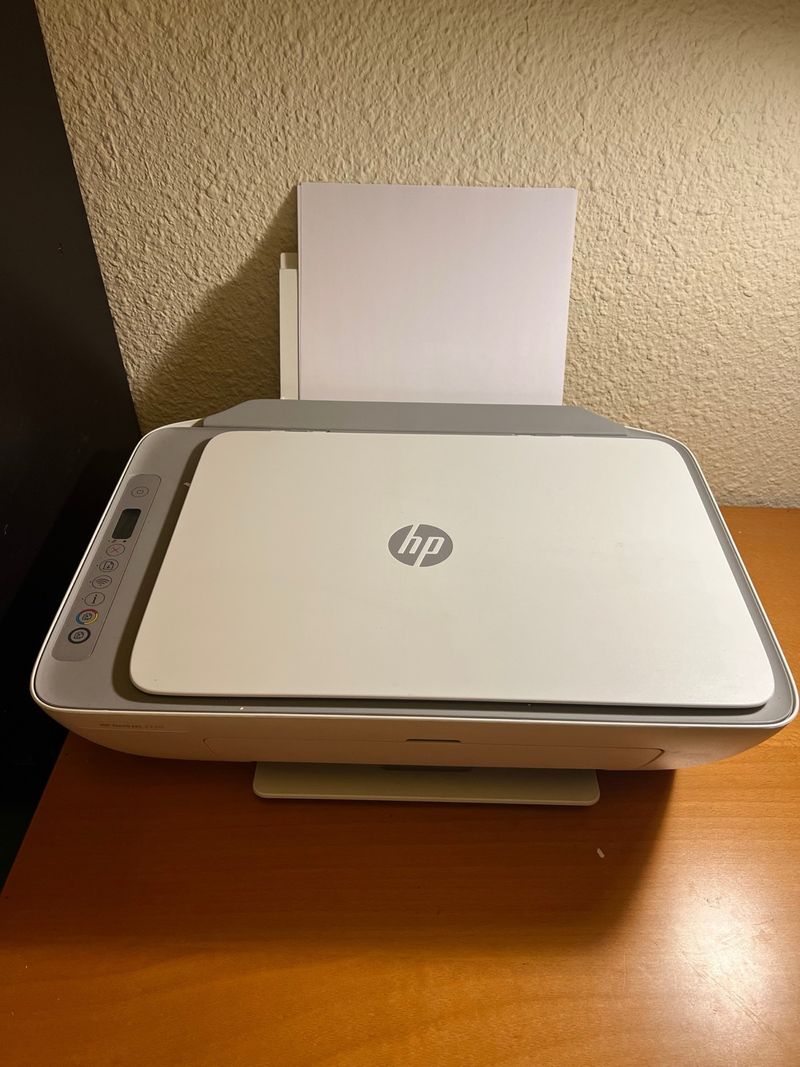 Impresora HP Deskjet 2720 *para piezas o reparar*