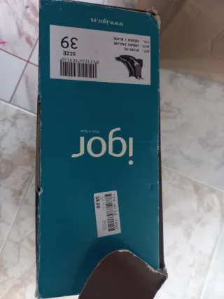 Botas de agua Igor negras y moradas