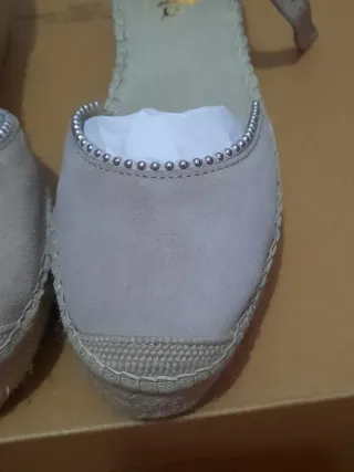 Alpargatas cuña beige