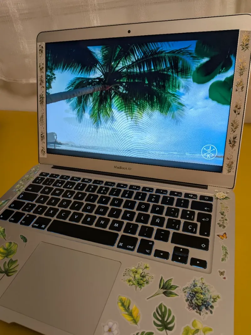 MacBook Air 13" 2015 color plata afbeelding 2