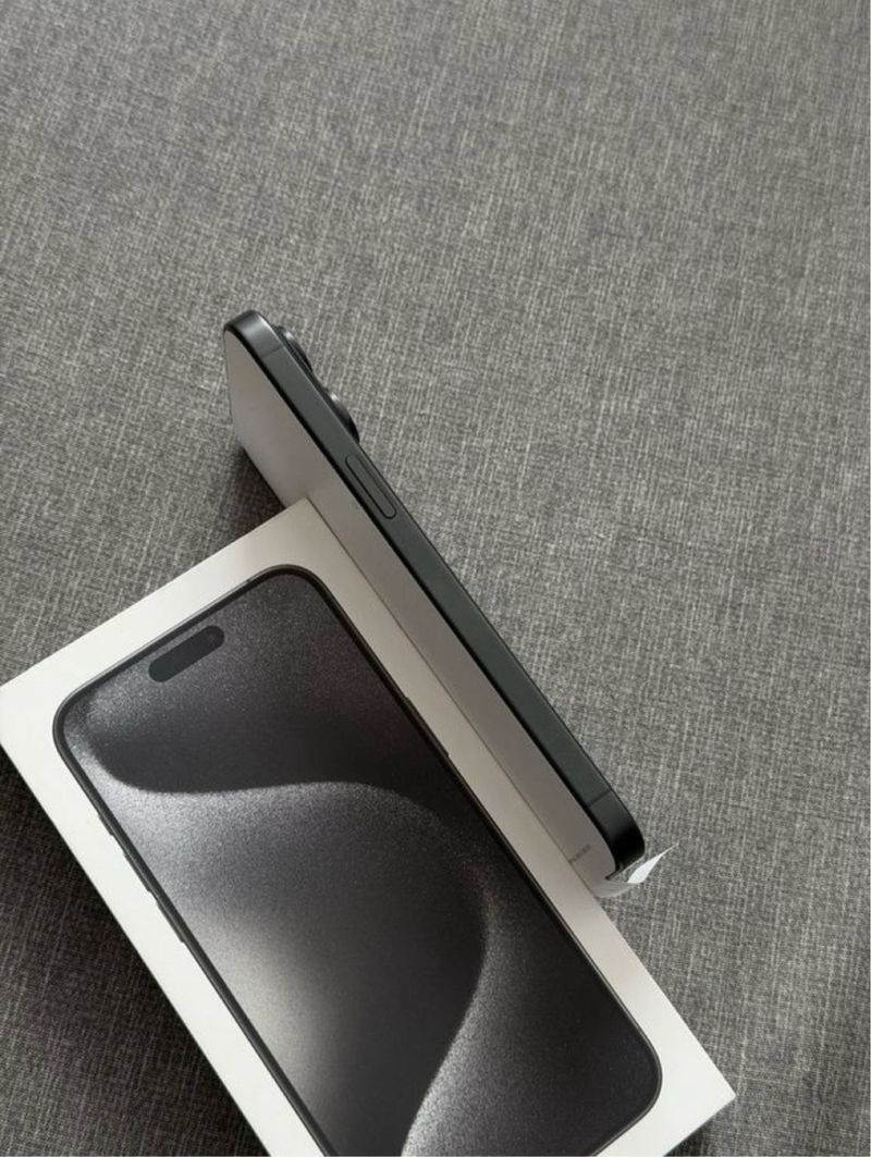 iPhone 15 Pro Max - Con Factura afbeelding 4