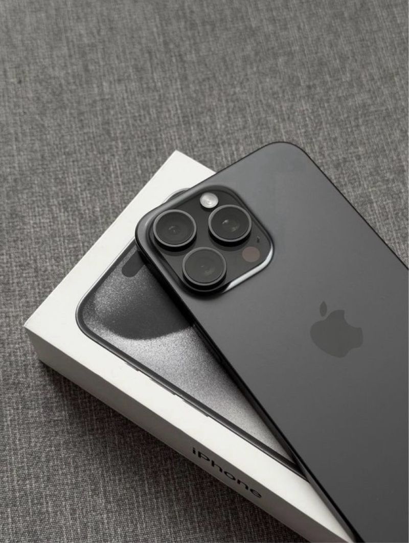 iPhone 15 Pro Max - Con Factura afbeelding 2