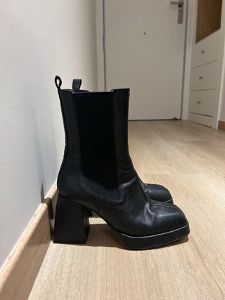 Botas de piel negras punta redonda