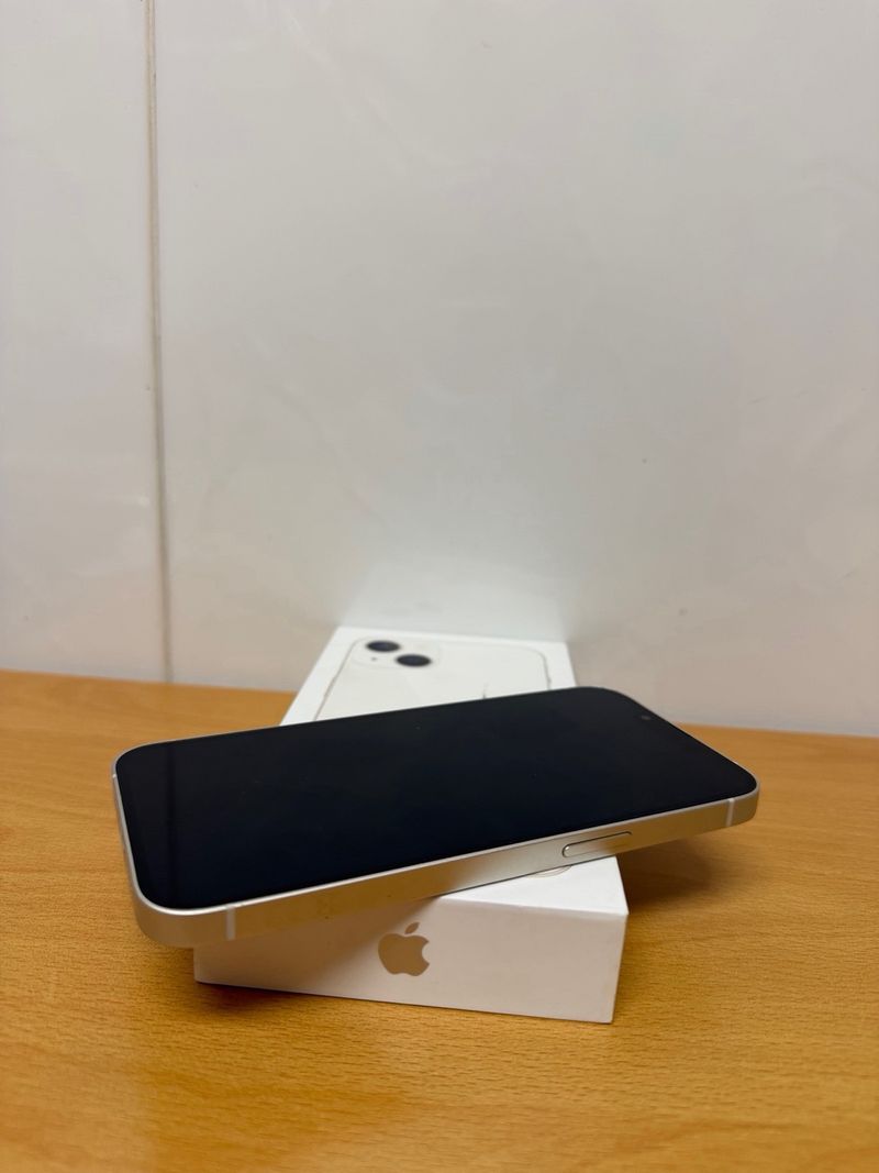 iPhone 13 Blanco afbeelding 3