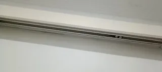 Puerta corredera blanca