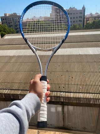 Raqueta de Tenis Azul y Plateada