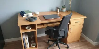 Mesa de escritorio madera y metal