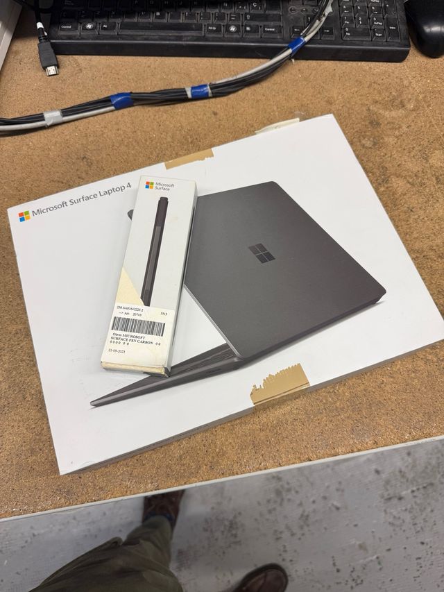 Microsoft Surface Laptop 4 + Pen