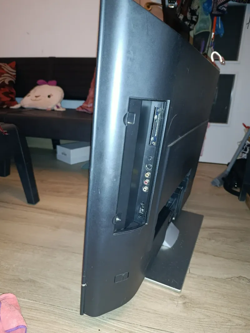 TV Loewe para piezas o arreglar afbeelding 2