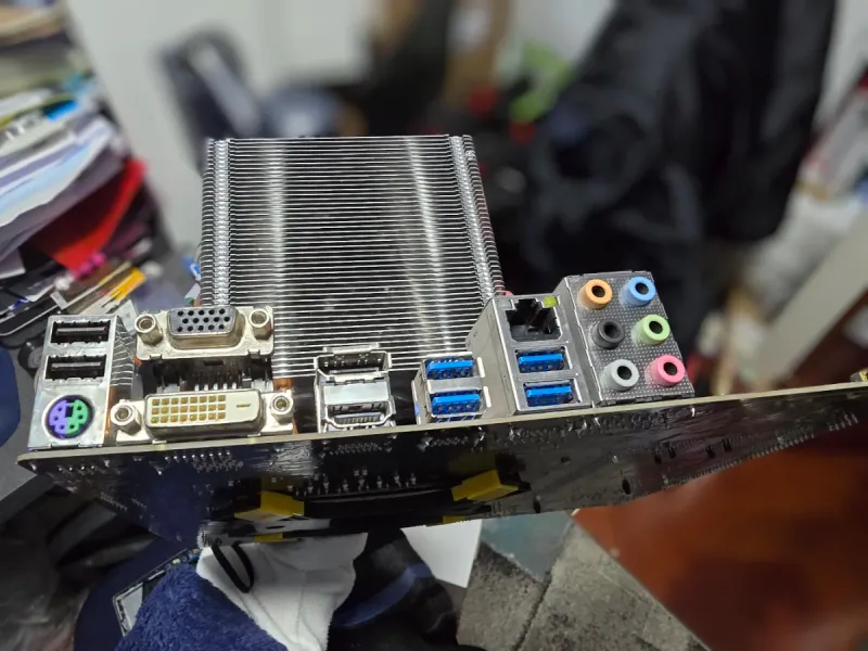 Placa Gigabyte H270M-DS3H + i3 7100 + disipador