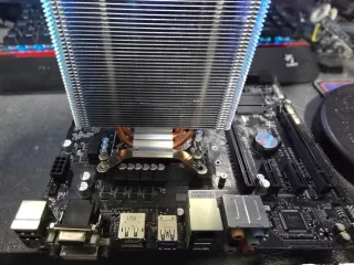 Placa Gigabyte H270M-DS3H + i3 7100 + disipador