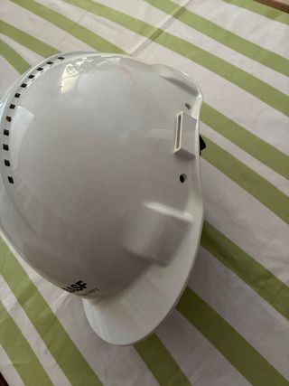 Casco BASF   de protección y gafas