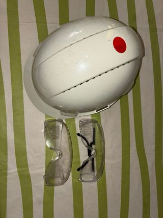 Casco BASF   de protección y gafas