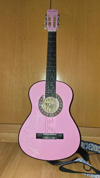 Guitarra rosa infantil