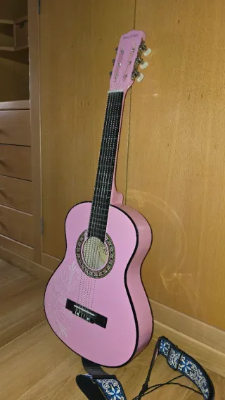 Guitarra rosa infantil