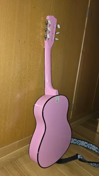 Guitarra rosa infantil