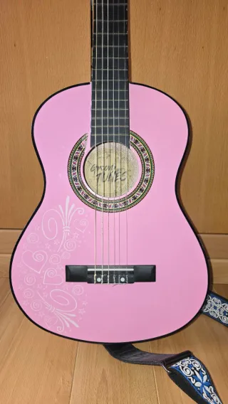 Guitarra rosa infantil
