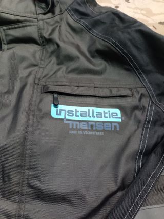 Chaqueta Negra impermeable Mascot