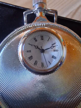 Reloj de bolsillo bañado en plata