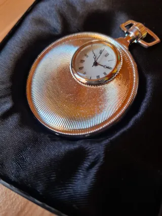 Reloj de bolsillo bañado en plata