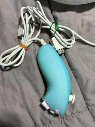 Lote Mandos Wii: Volante, Nunchuk, Mando y microfo