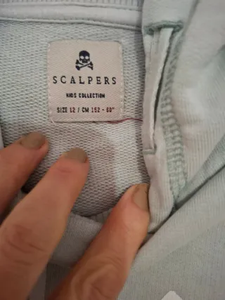 Sudadera Scalpers Calavera y Tibias Cruzadas