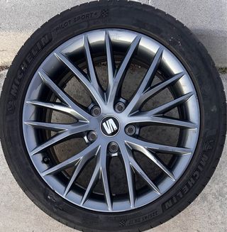 Una Llanta 17” Seat Leon Fr