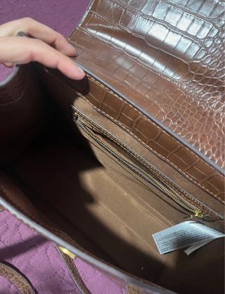 Bolso efecto piel cocodrilo marrón