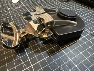 Atril para corneta de llave