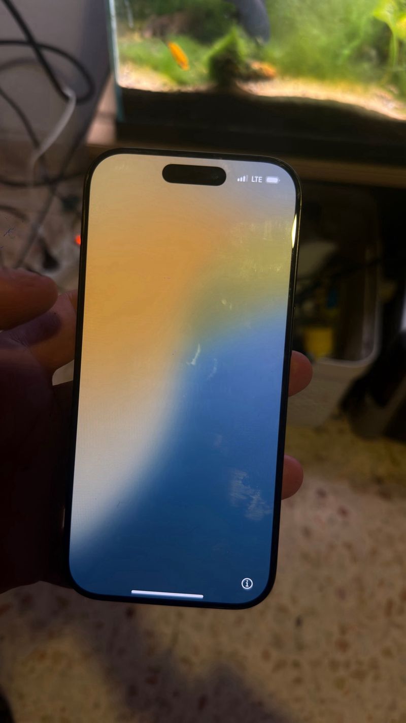 iPhone 16 Pro para piezas afbeelding 2