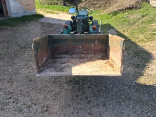 Tractor  con pala frontal