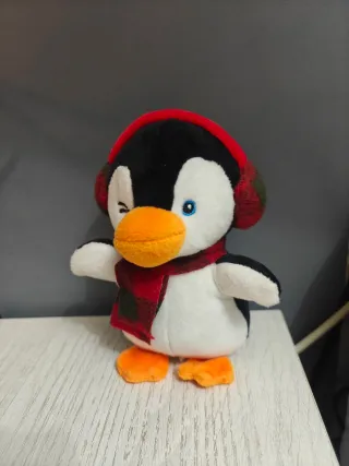 Peluche Pingüino Invierno Bufanda Orejeras