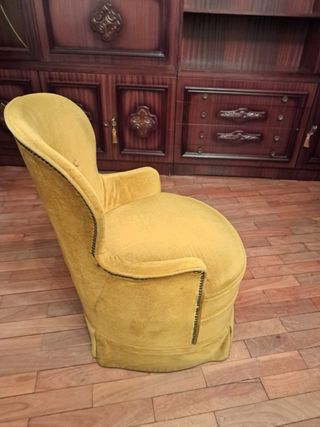 Butaca vintage terciopelo mostaza
