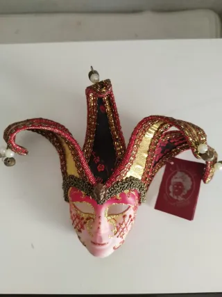 Máscaras Venecianas (4) y Arlequín de porcelana