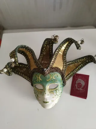 Máscaras Venecianas (4) y Arlequín de porcelana