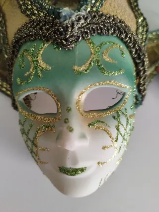 Máscaras Venecianas (4) y Arlequín de porcelana