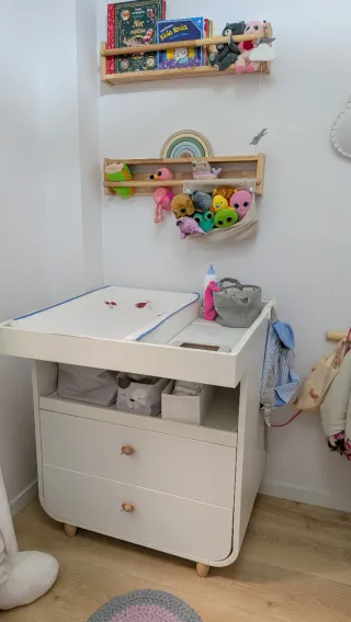 Cuna y cambiador infantil