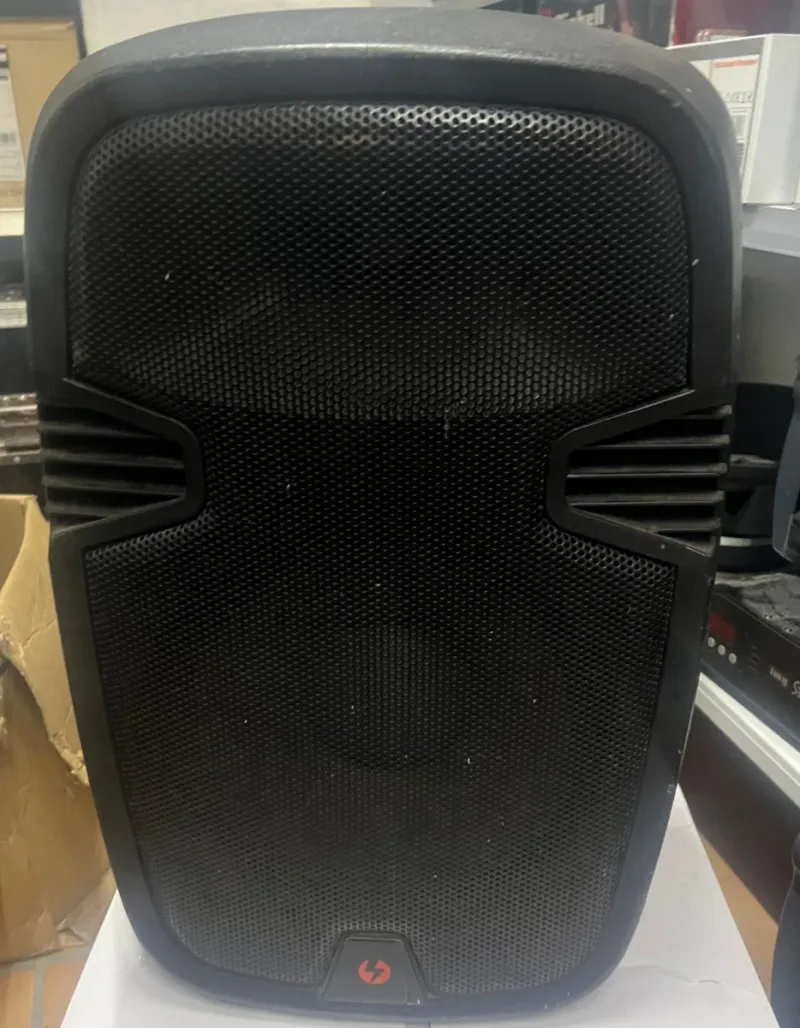 Altavoz autoamplificado negro