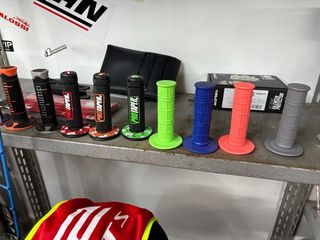 Ricambi moto: oli, spray, additivi Anche per moto