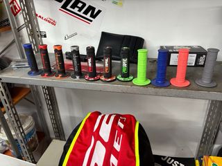 Ricambi moto: oli, spray, additivi Anche per moto